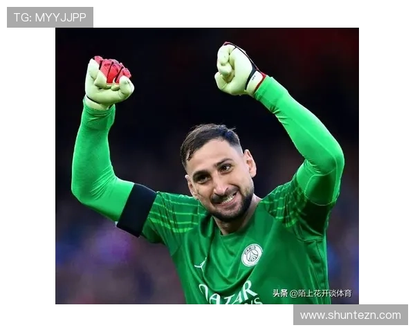 26岁多纳鲁马曼城首训亮相 发型稀疏引发球迷热议