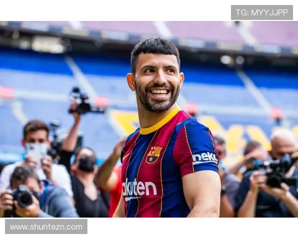 阿圭罗赞拉什福德在巴萨表现出色适应迅速令人钦佩